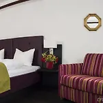 Gloria Superior 3*
