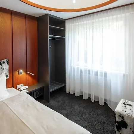 Gloria Superior 3* Štutgart